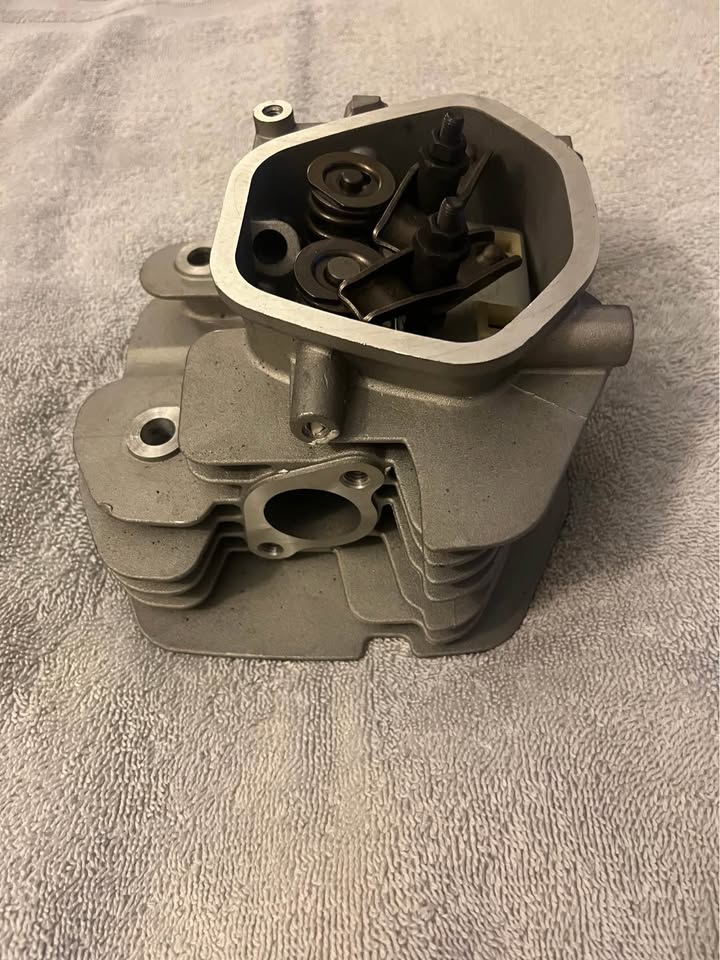 Cylinder head for the Honda GX390 engine