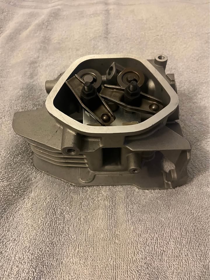 Cylinder head for the Honda GX390 engine