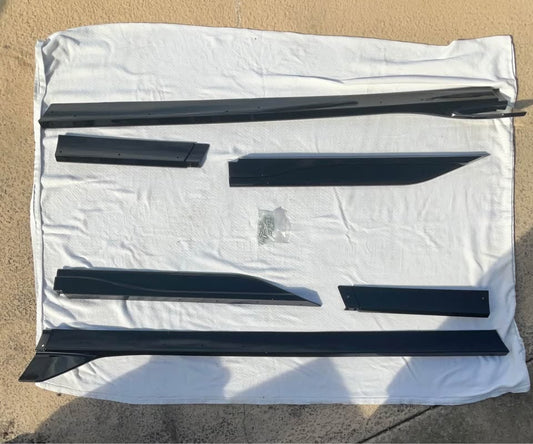 IKON MOTORSPORTS, Side Skirts Compatible with 2010-2014 Ford Mustang, Gloss Black