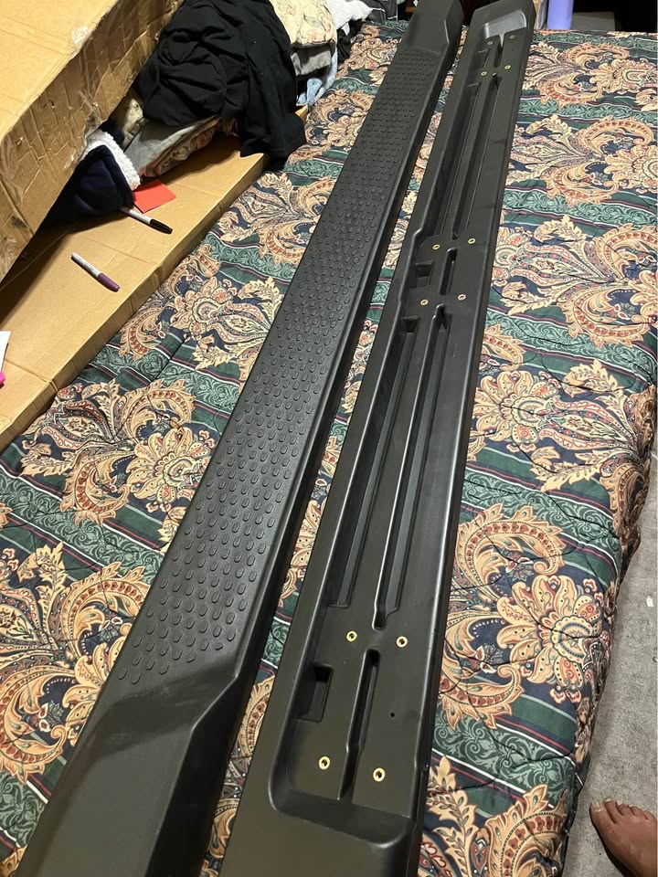 Pair Running Board Side Steps Compatible with 2018-2024 Jeep Wrangler JL 4 Door 82215164AB